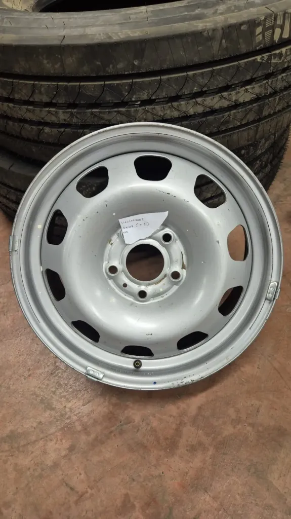 [LLAUSAD00004] LLANTA USADA 15X5X108 (7 PULGADAS)